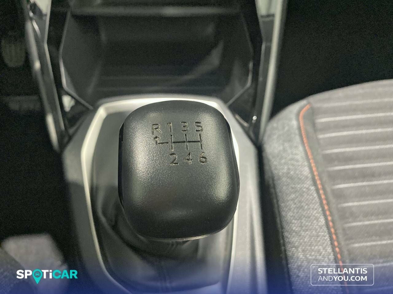 Foto Peugeot 208 14