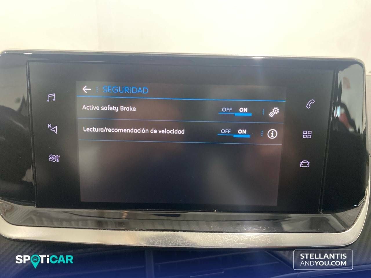 Foto Peugeot 208 19