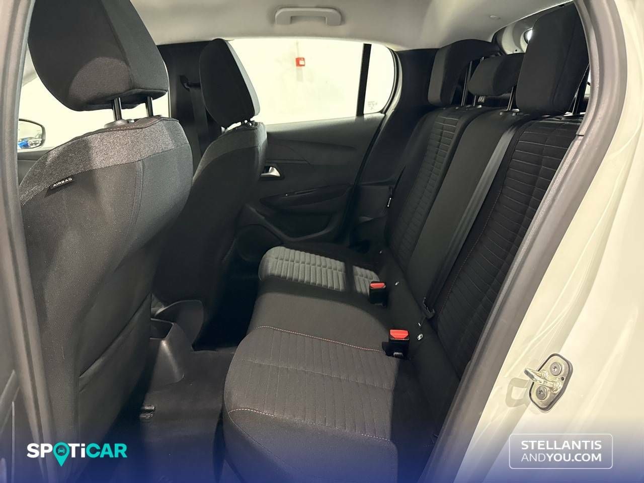 Foto Peugeot 208 10