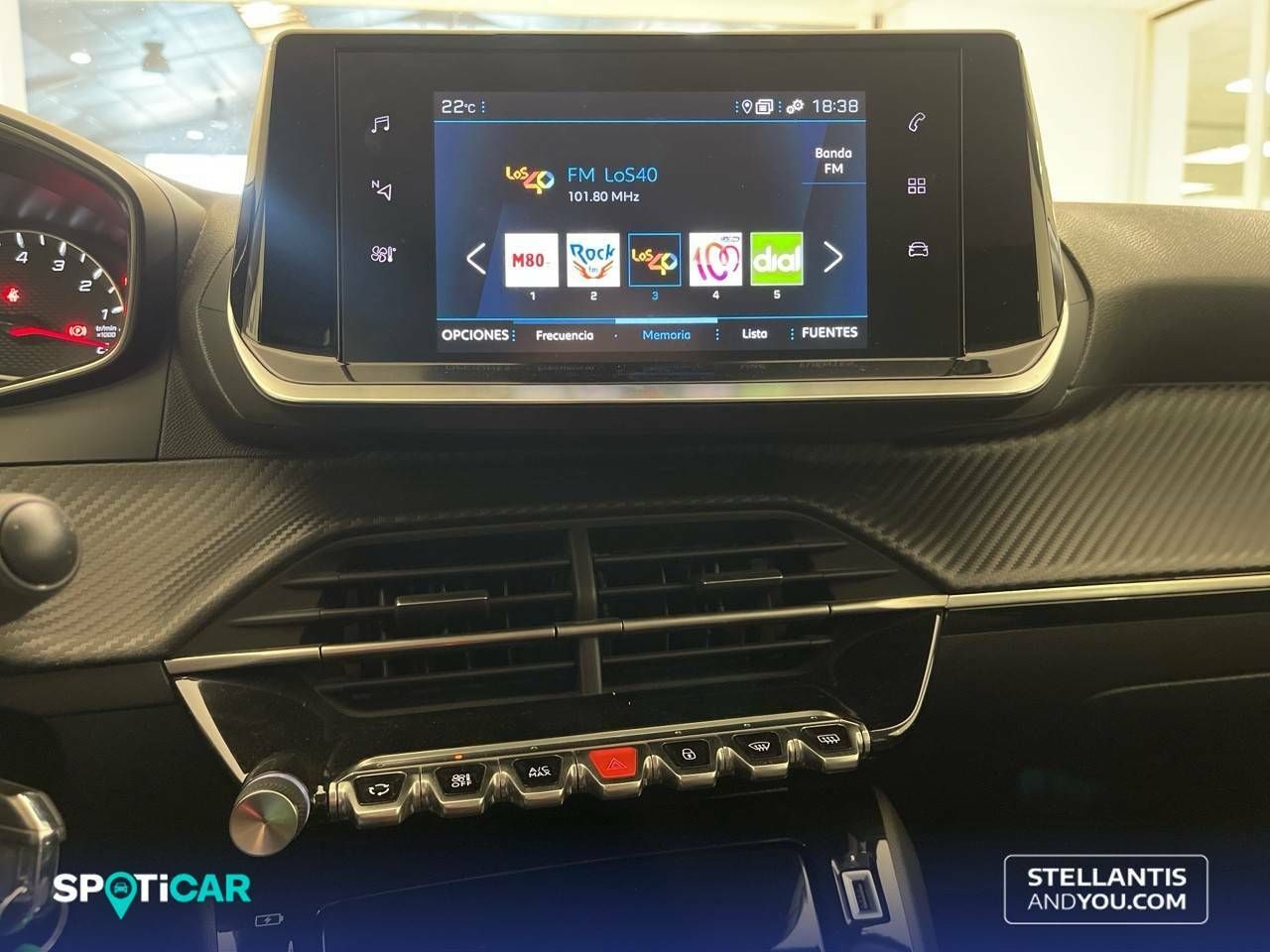 Foto Peugeot 208 17
