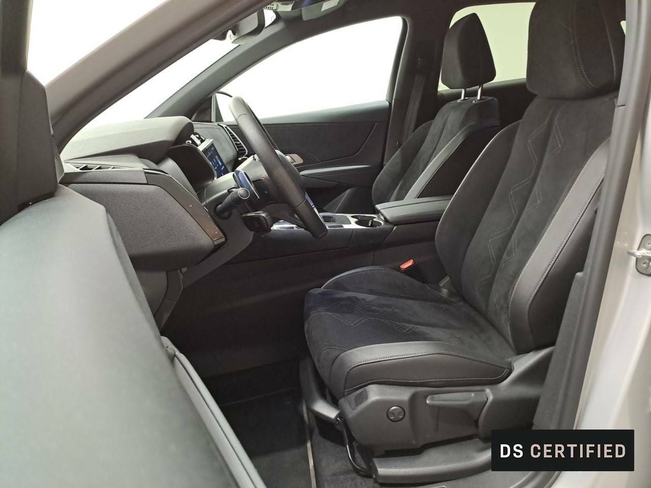 Foto DS Automobiles DS 7 9