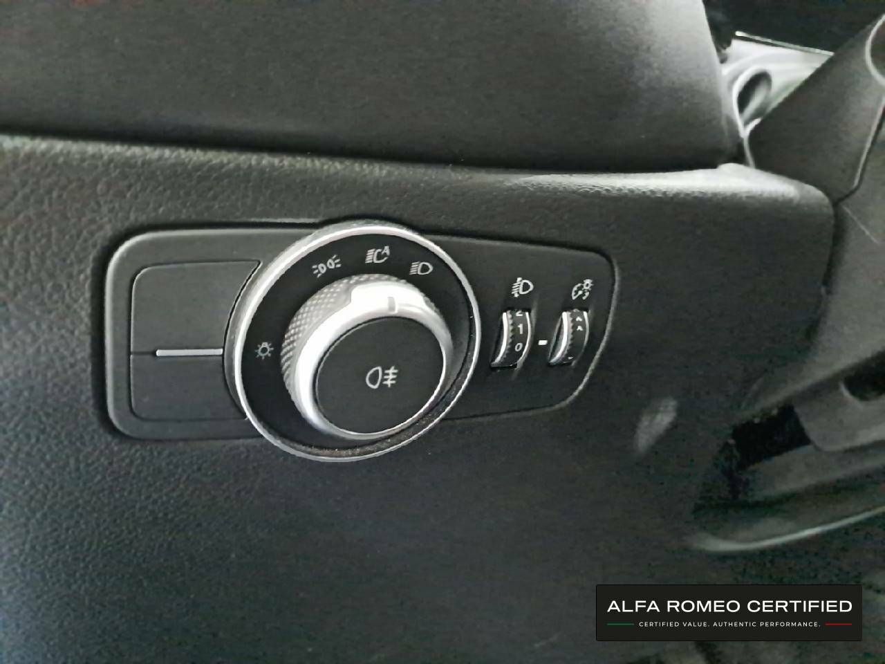 Foto Alfa Romeo Tonale 13