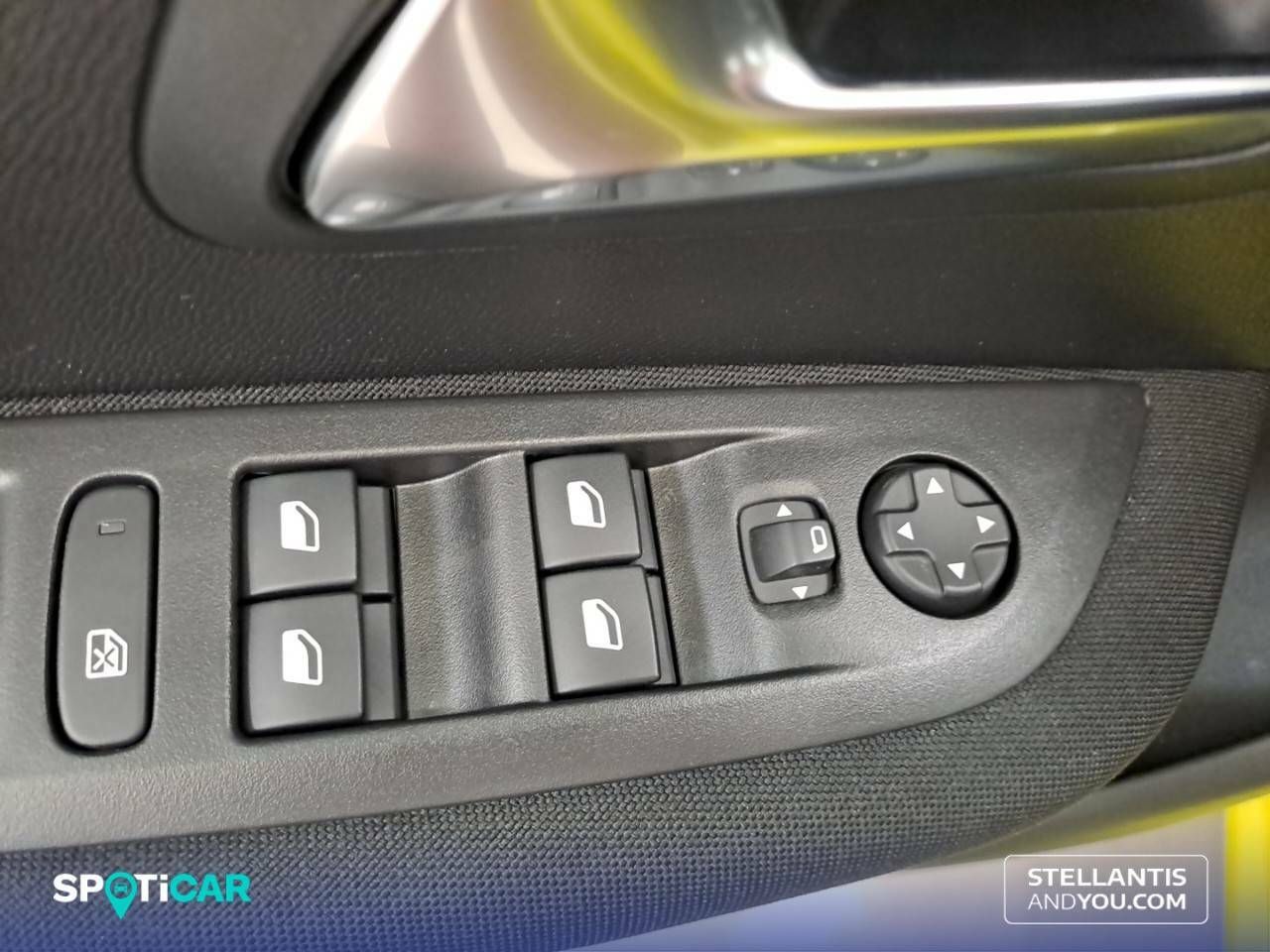 Foto Peugeot 208 12