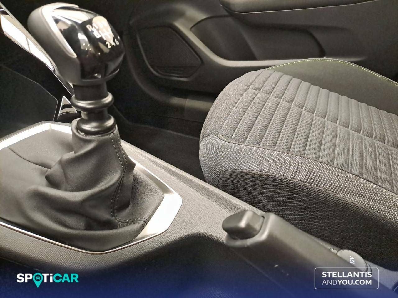 Foto Peugeot 208 23