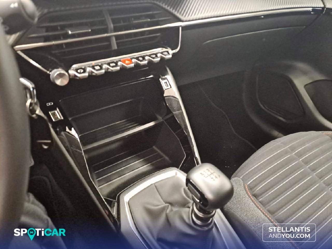 Foto Peugeot 208 22