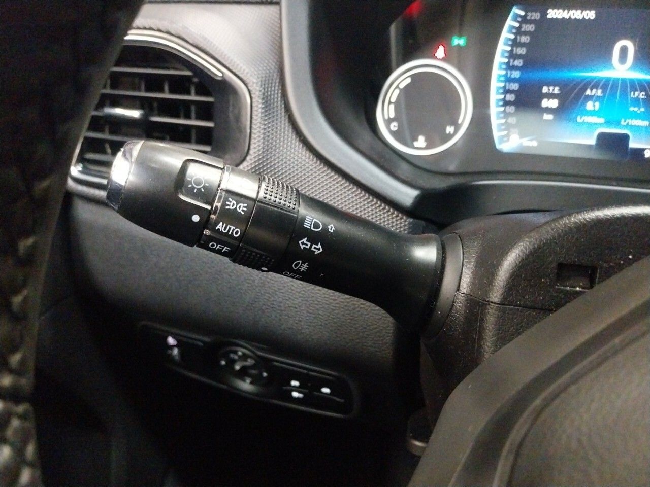 Foto DR Automobiles DR4 14