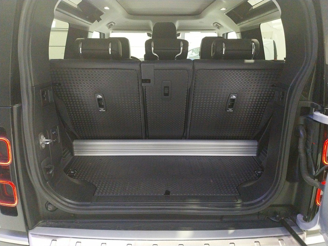 Foto Land-Rover Defender 17