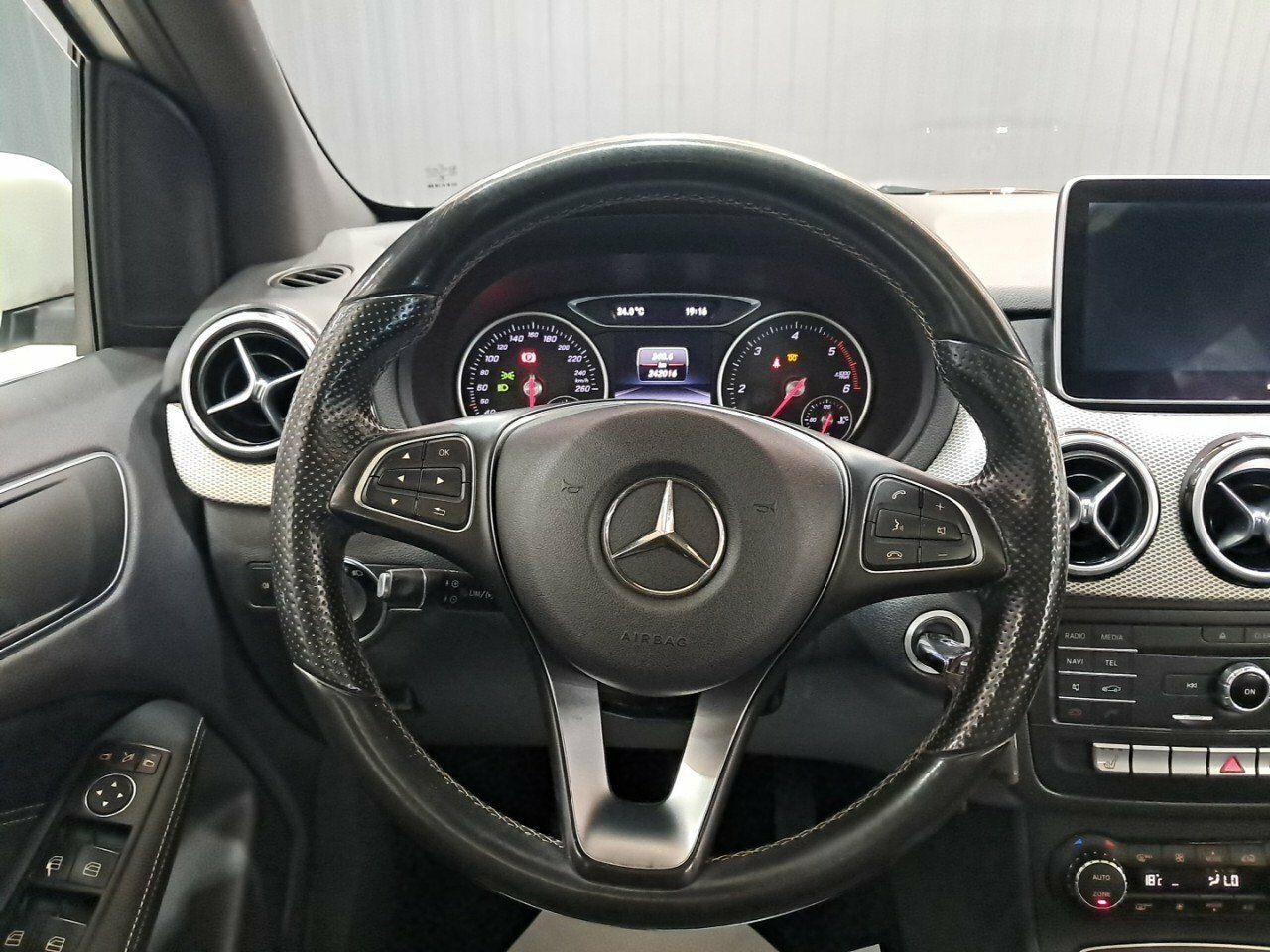 Foto Mercedes-Benz Clase B 11