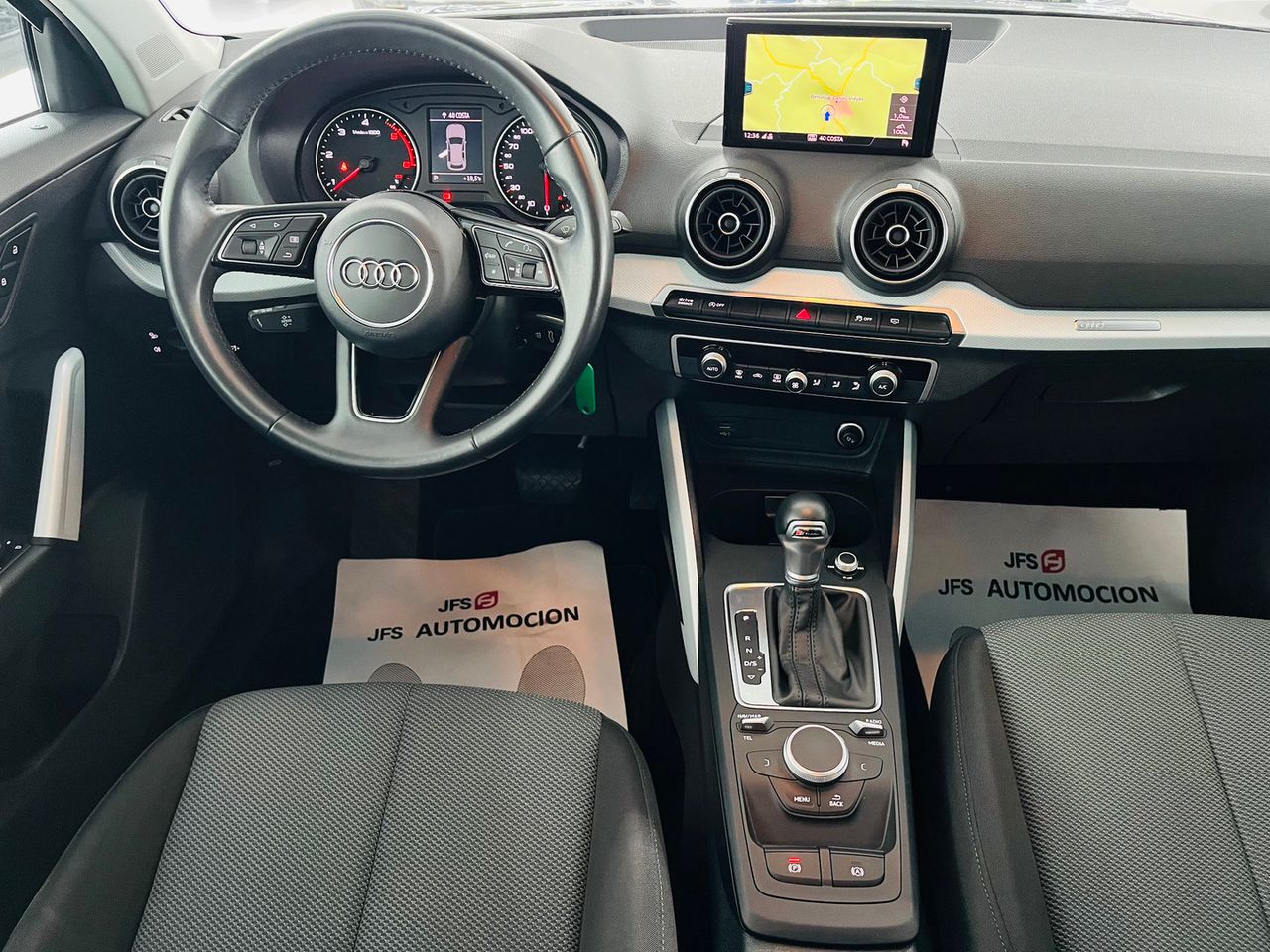 Foto Audi Q2 8