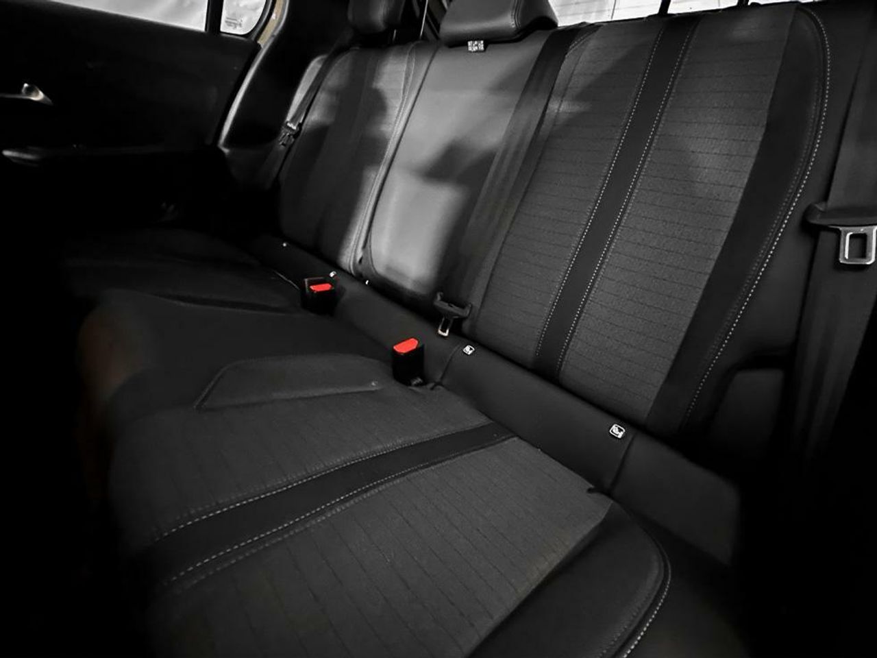 Foto Peugeot 208 16