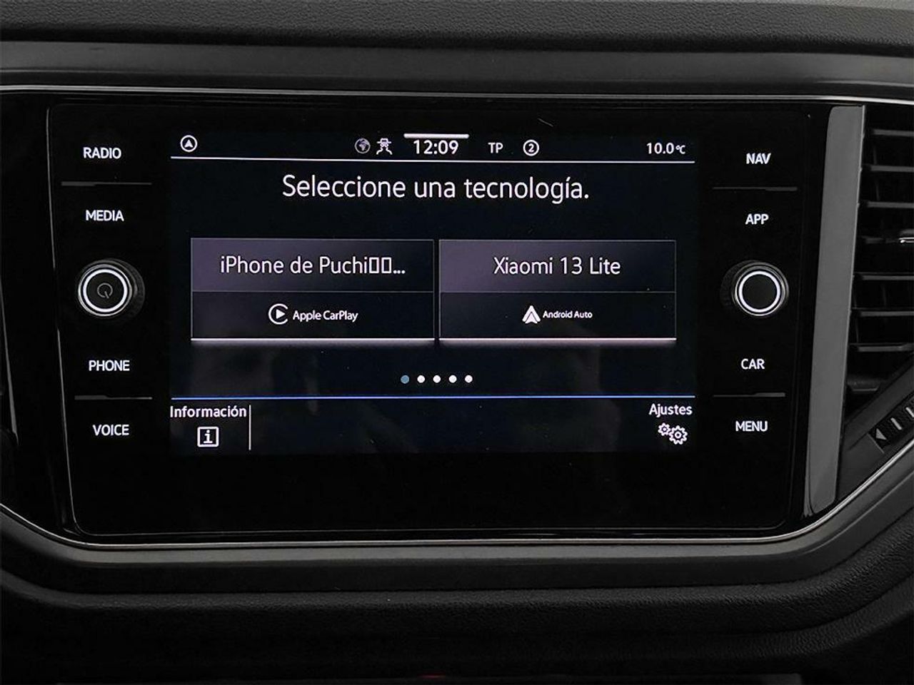 Foto Volkswagen T-Roc 13