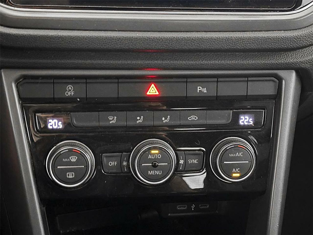 Foto Volkswagen T-Roc 16