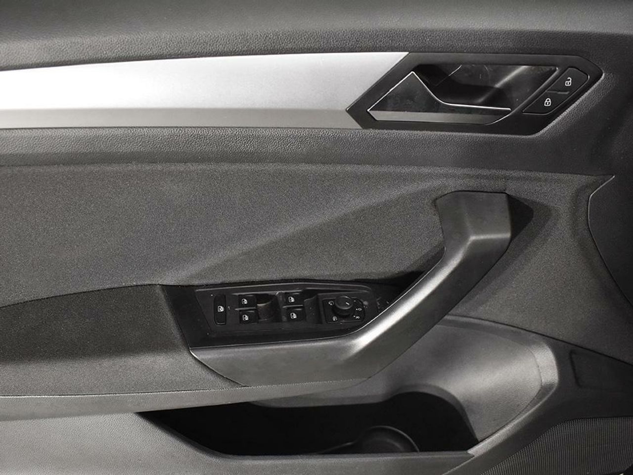Foto Volkswagen T-Roc 13