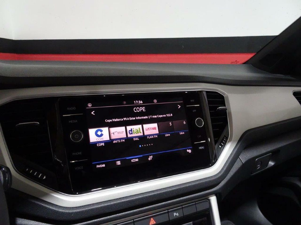 Foto Volkswagen T-Roc 11