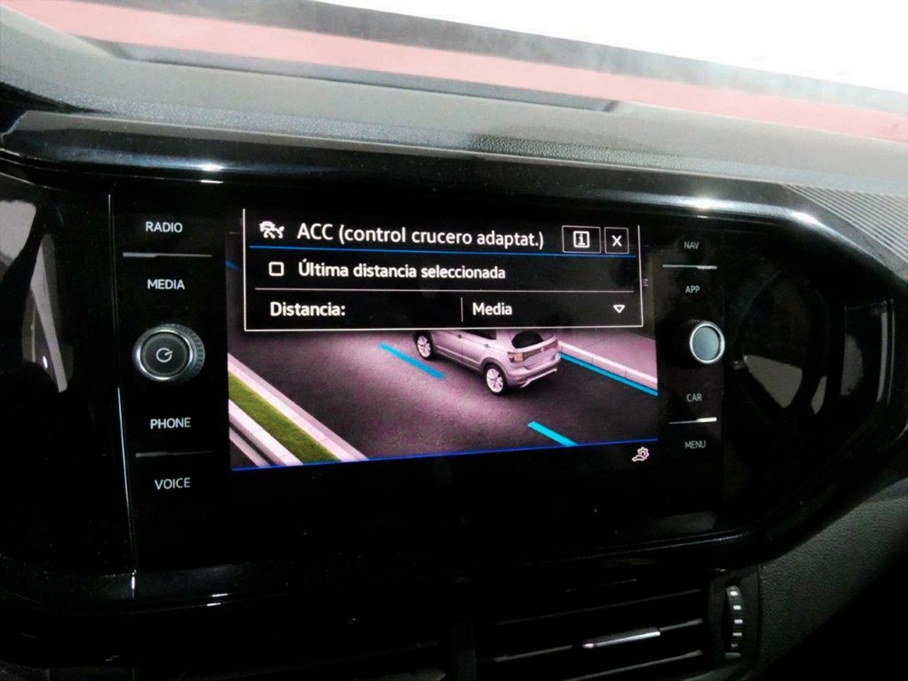 Foto Volkswagen T-Cross 12