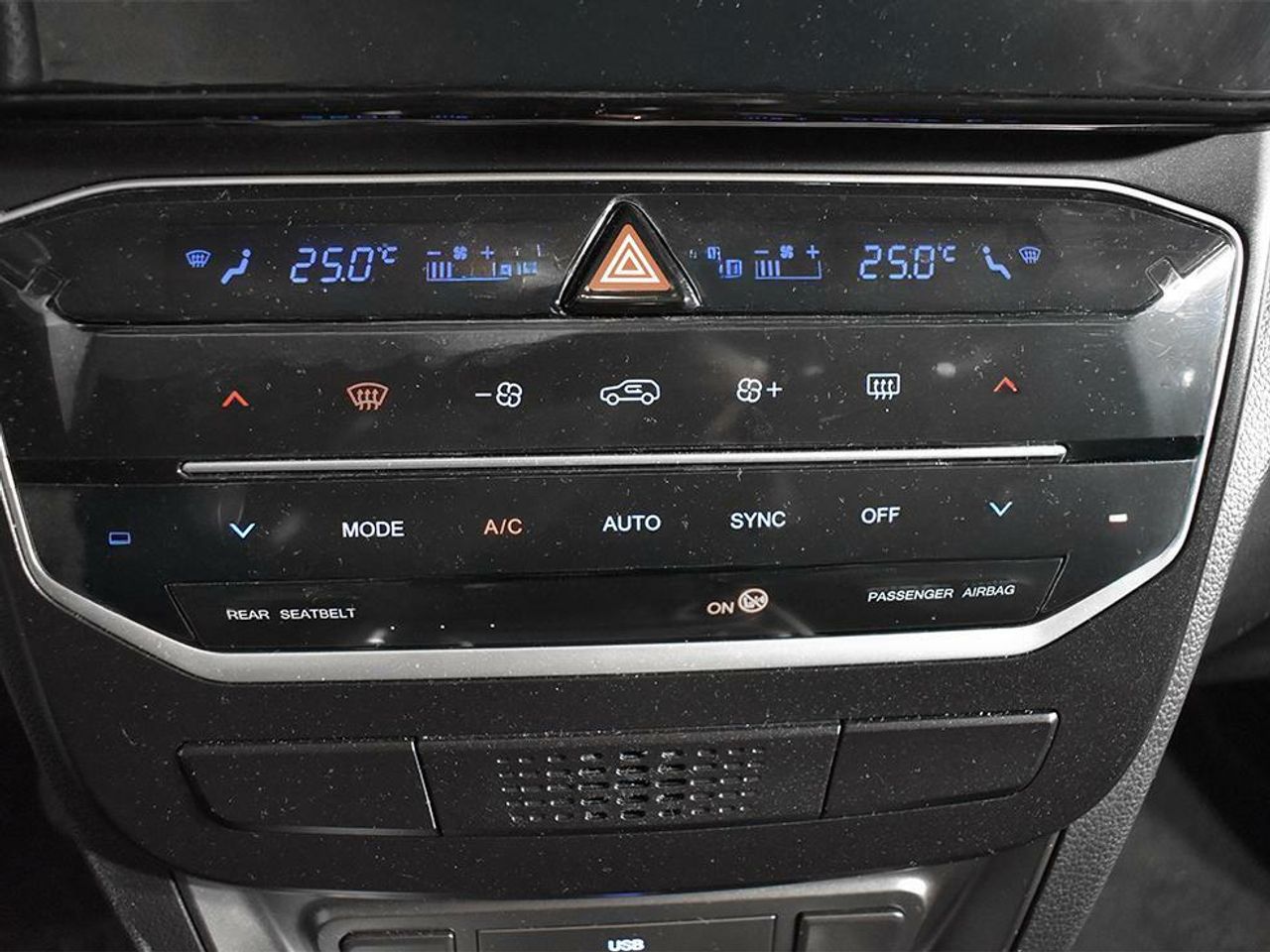 Foto SsangYong Tivoli 9
