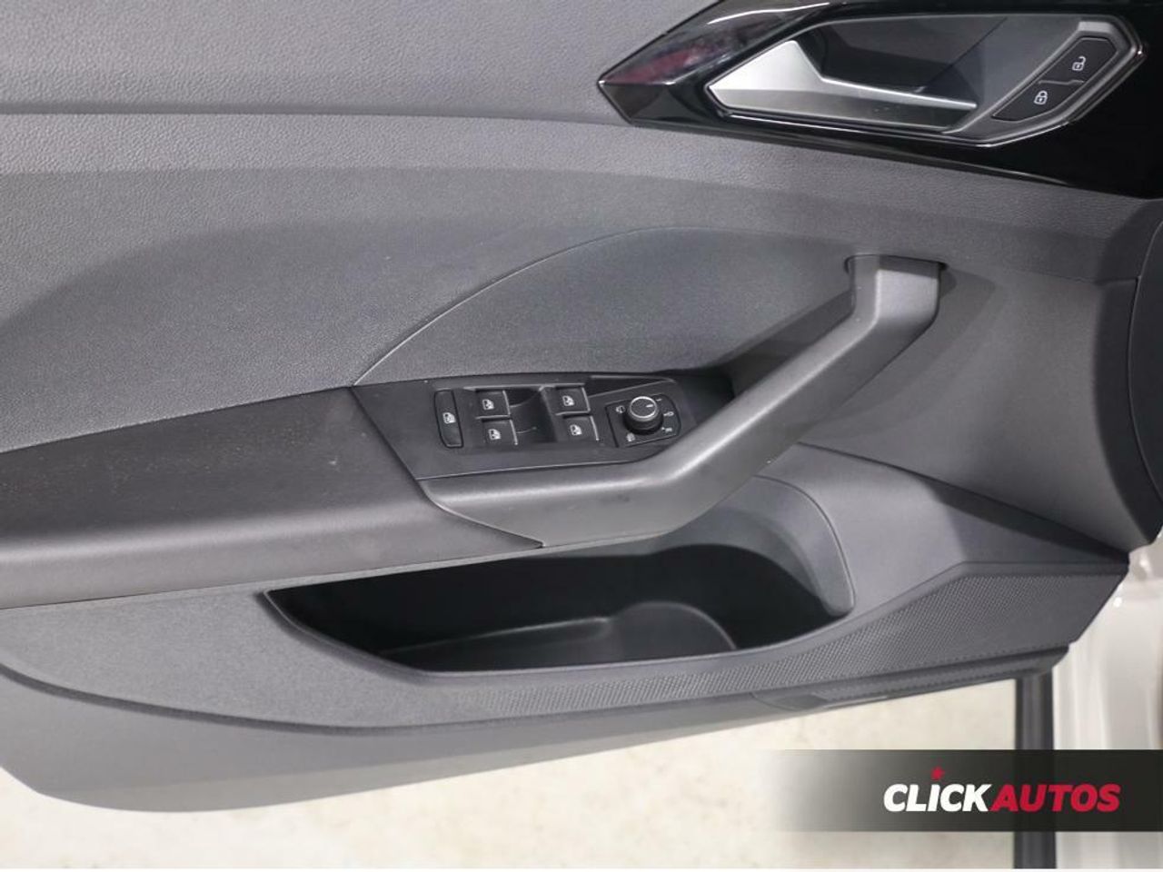 Foto Volkswagen T-Cross 14