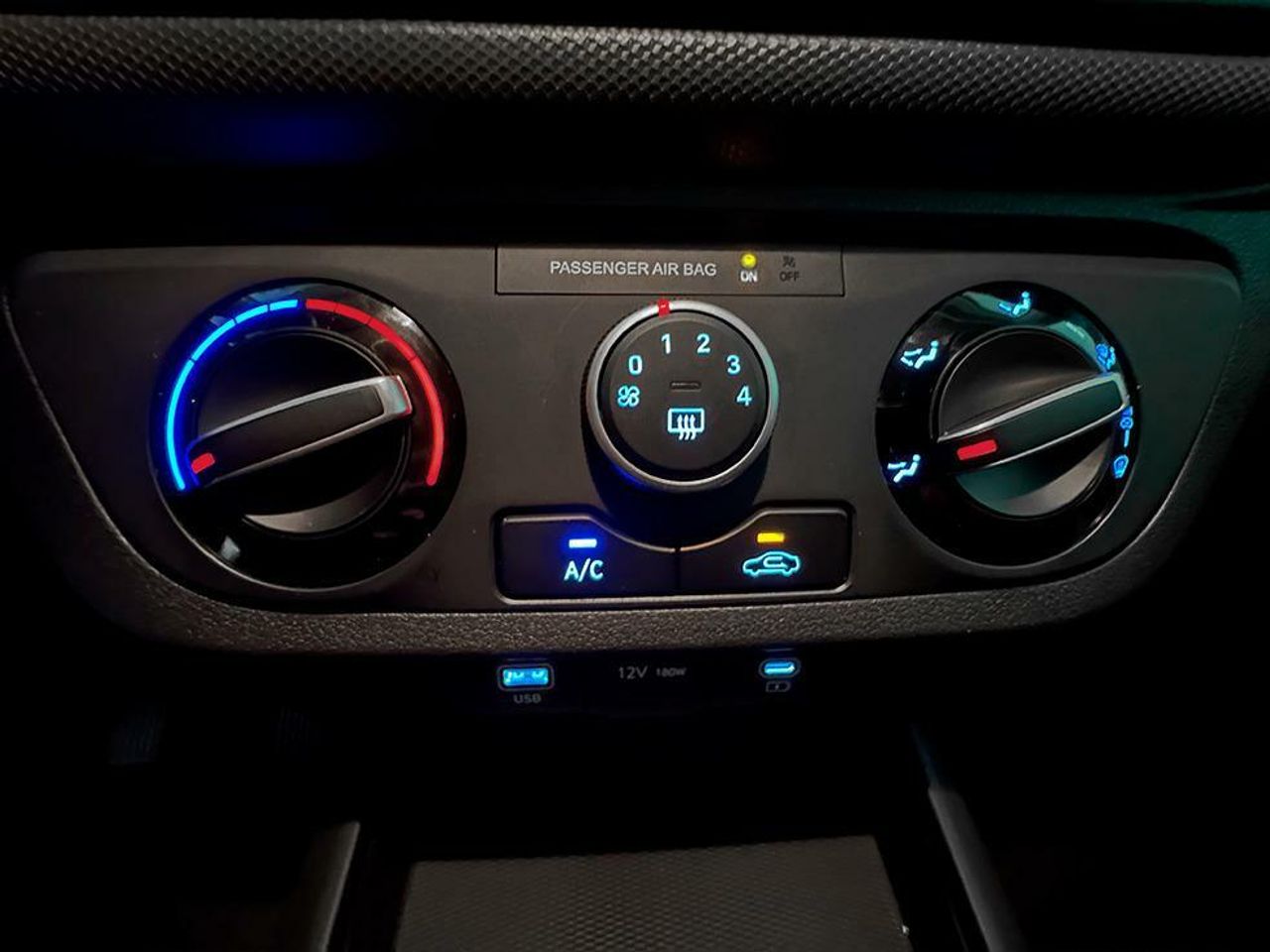 Foto Hyundai i10 13