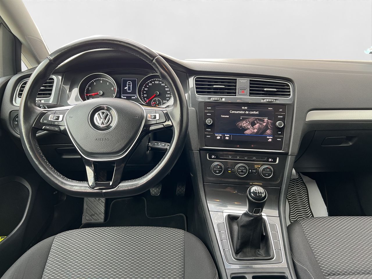 Foto Volkswagen Golf 17