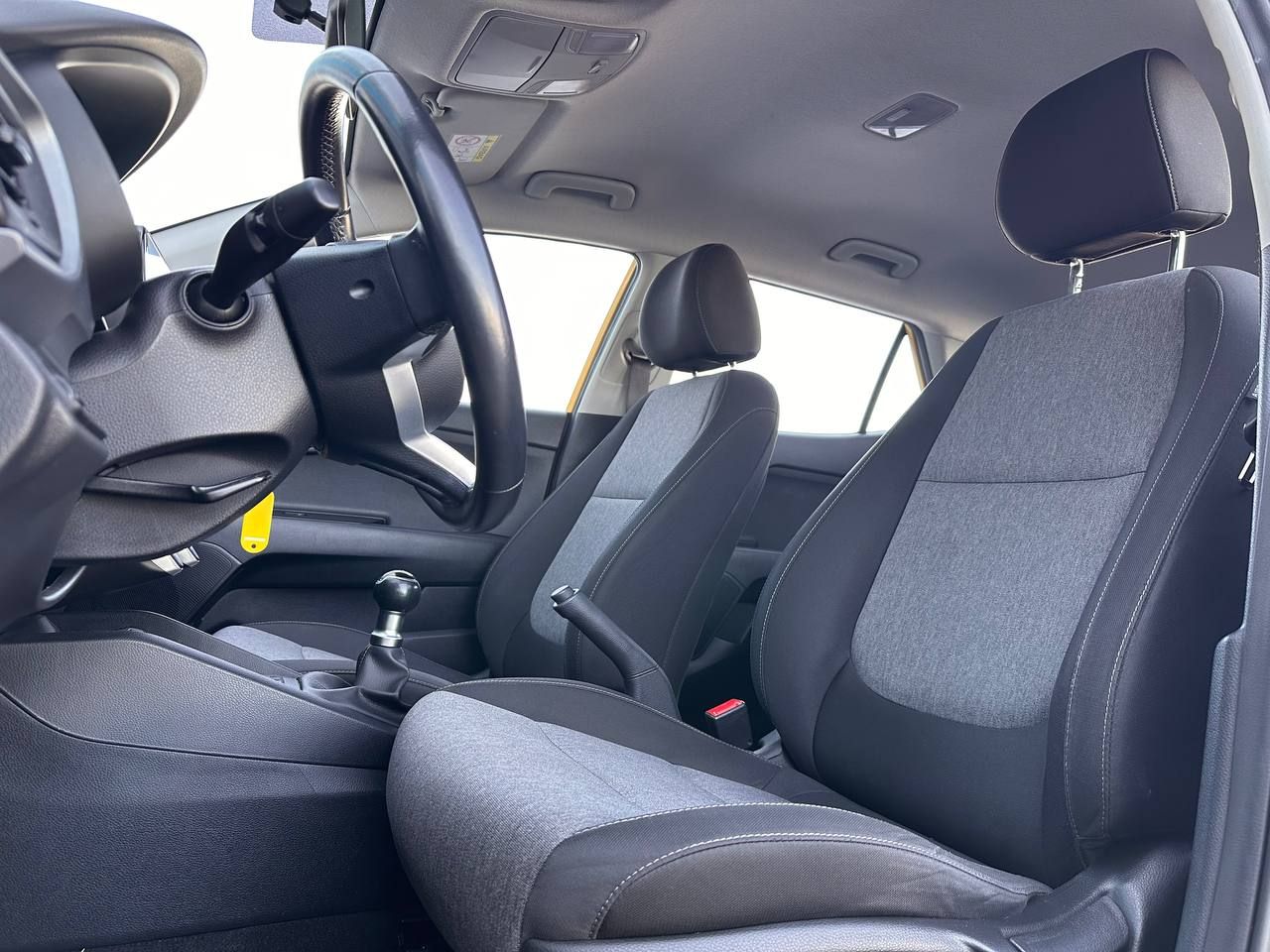 Foto Kia Stonic 8