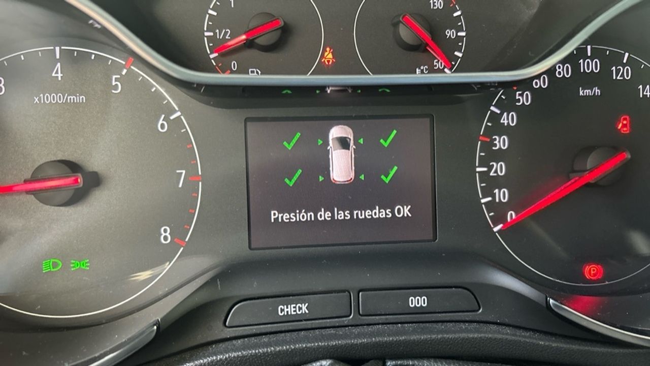 Foto Opel CrossLand 43