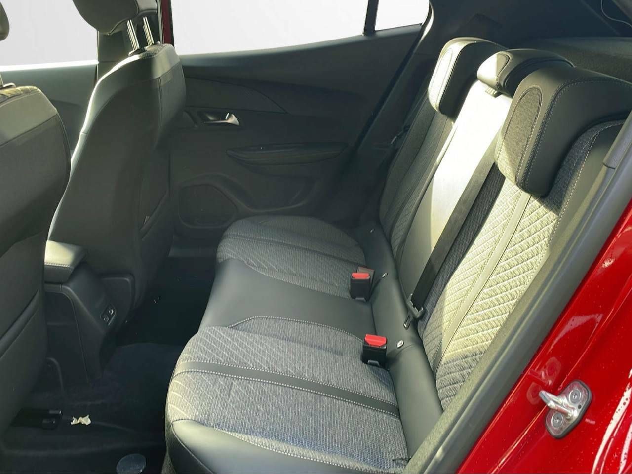 Foto Peugeot 2008 10