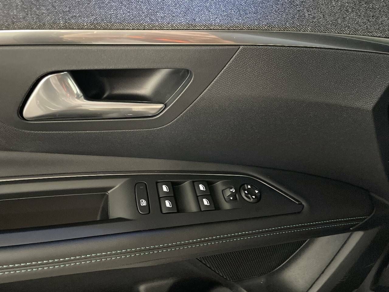 Foto Peugeot 5008 15