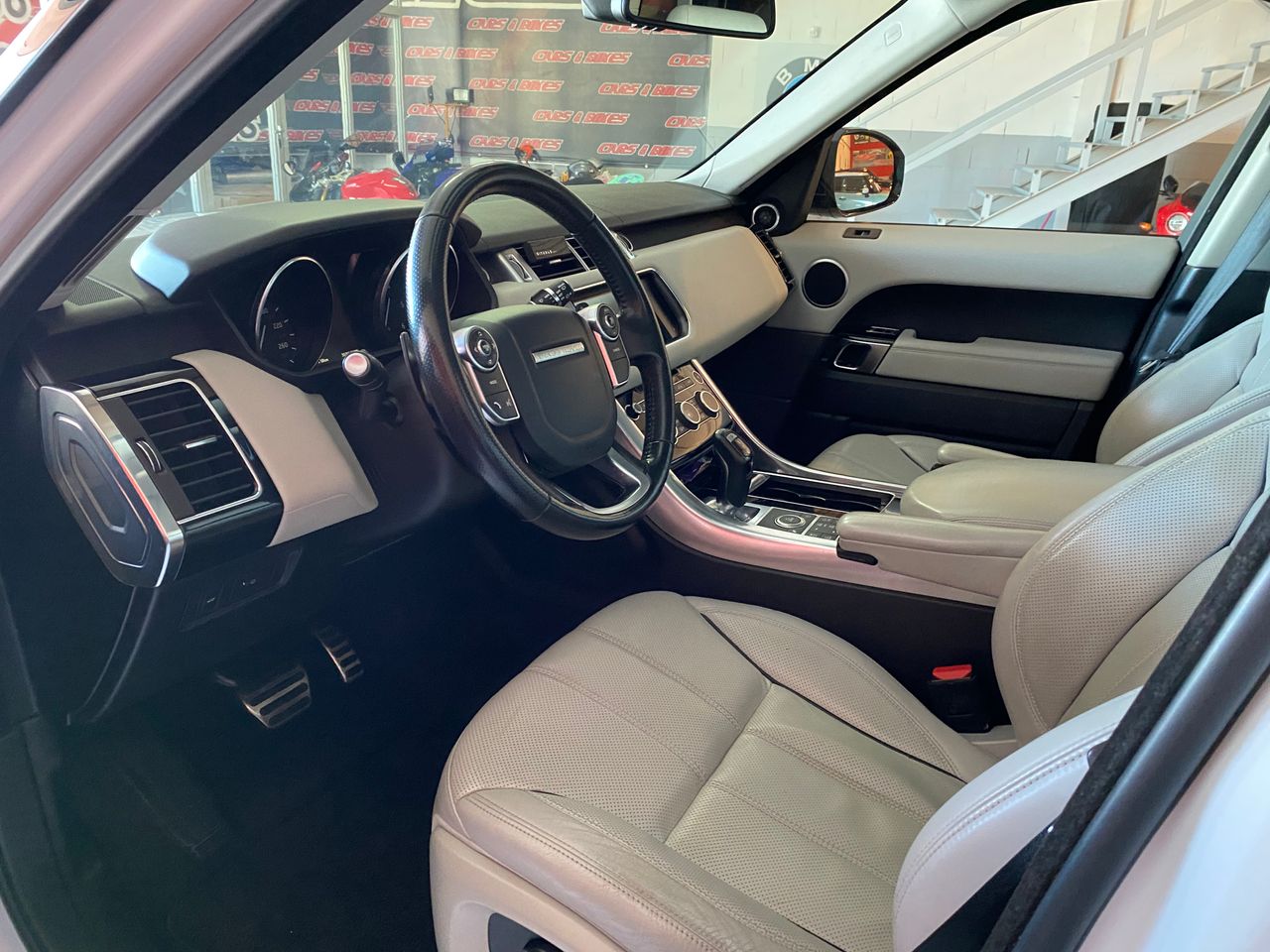 Foto Land-Rover Range Rover Sport 16