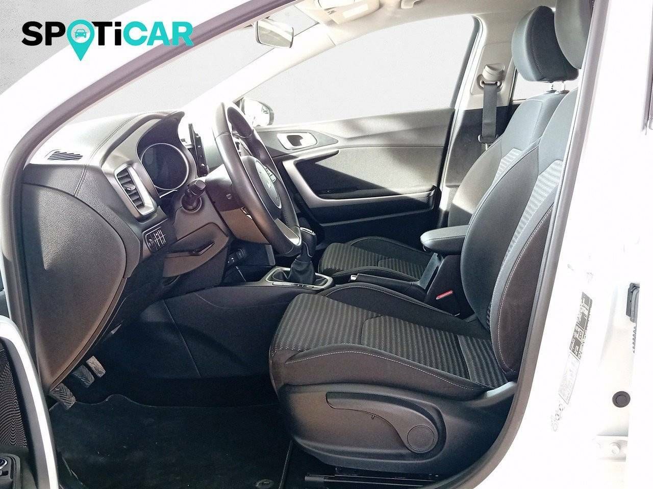 Foto Kia XCeed 11