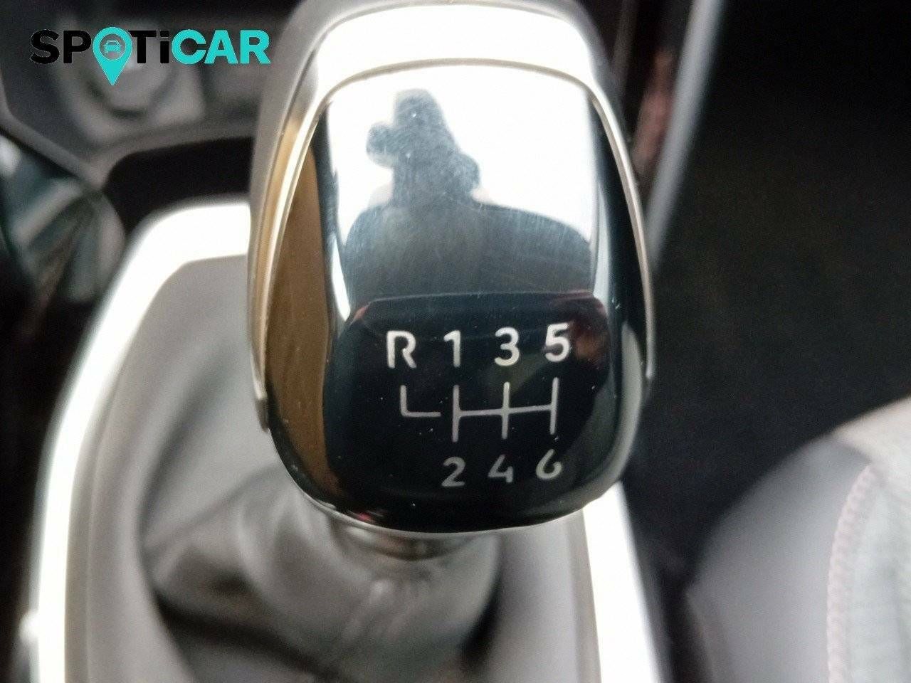 Foto Peugeot 208 14