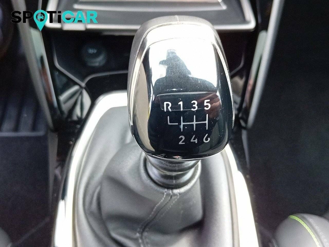 Foto Peugeot 208 14