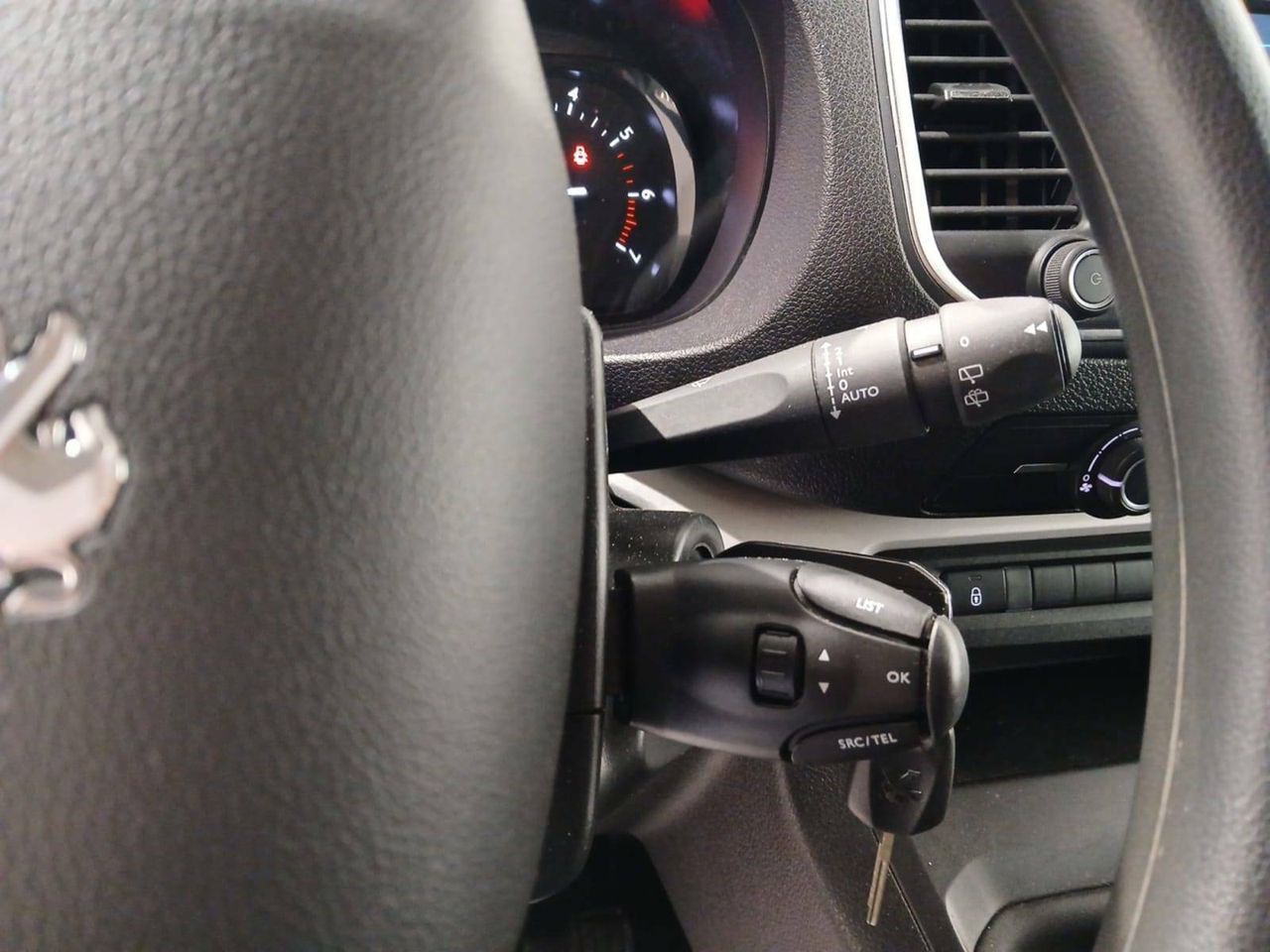 Foto Peugeot Traveller 16