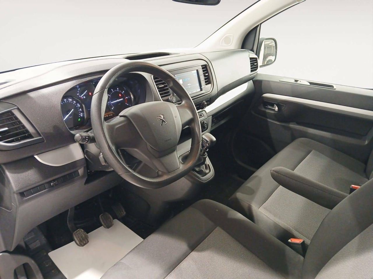 Foto Peugeot Traveller 24