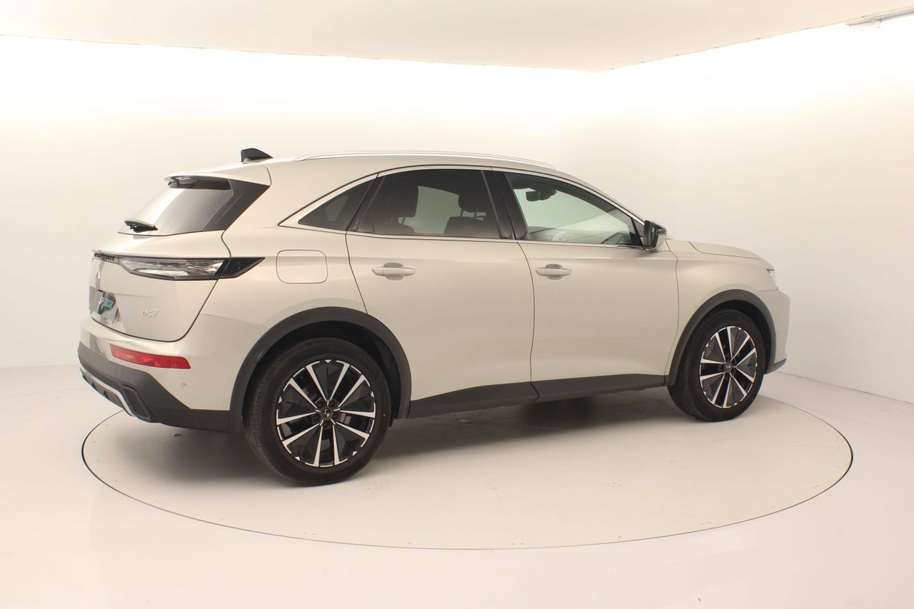 Foto DS Automobiles DS 7 8