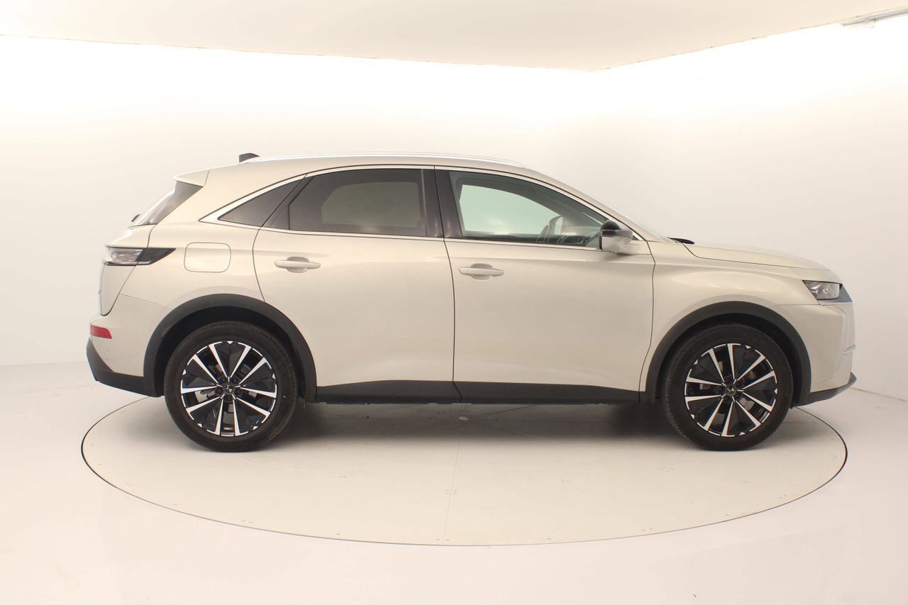 Foto DS Automobiles DS 7 9