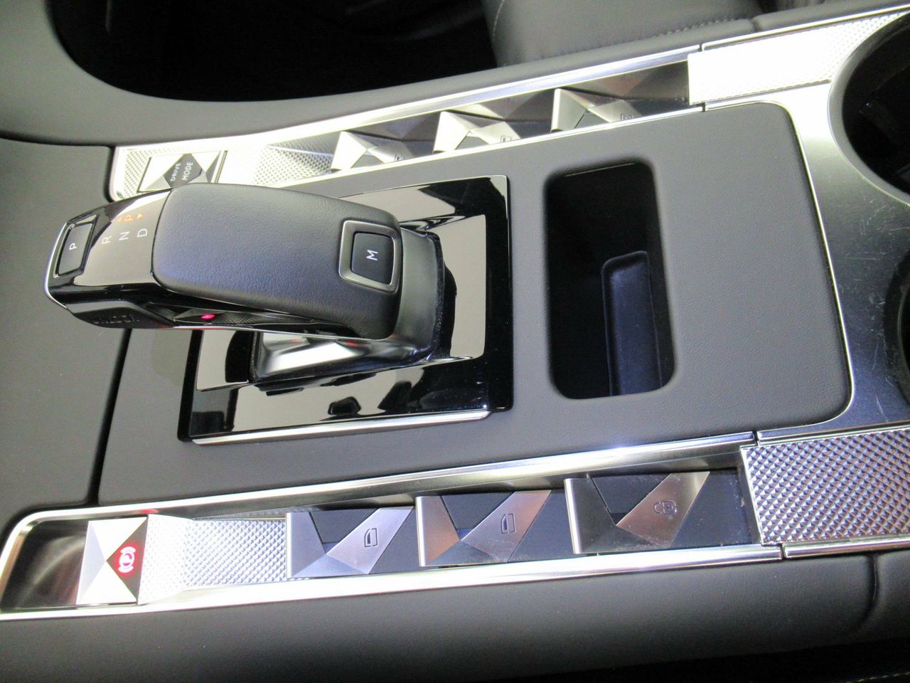 Foto DS Automobiles DS 7 26
