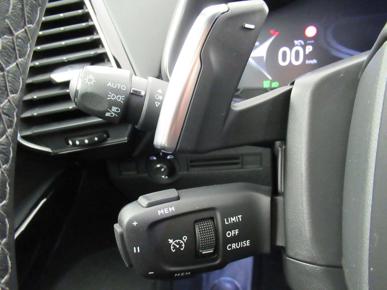 Foto DS Automobiles DS 7 29