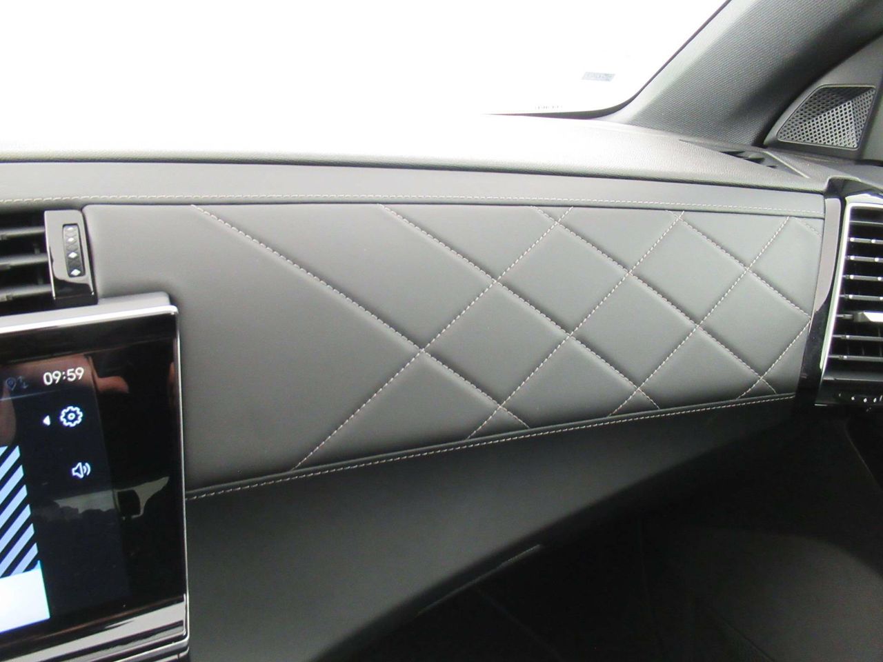 Foto DS Automobiles DS 7 33