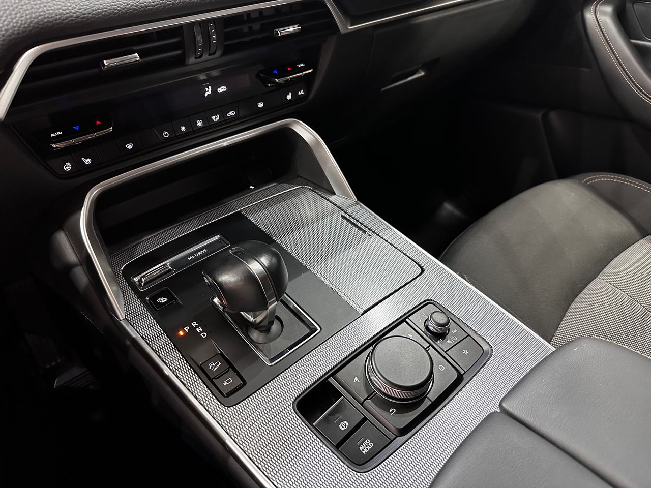 Foto Mazda CX-60 14