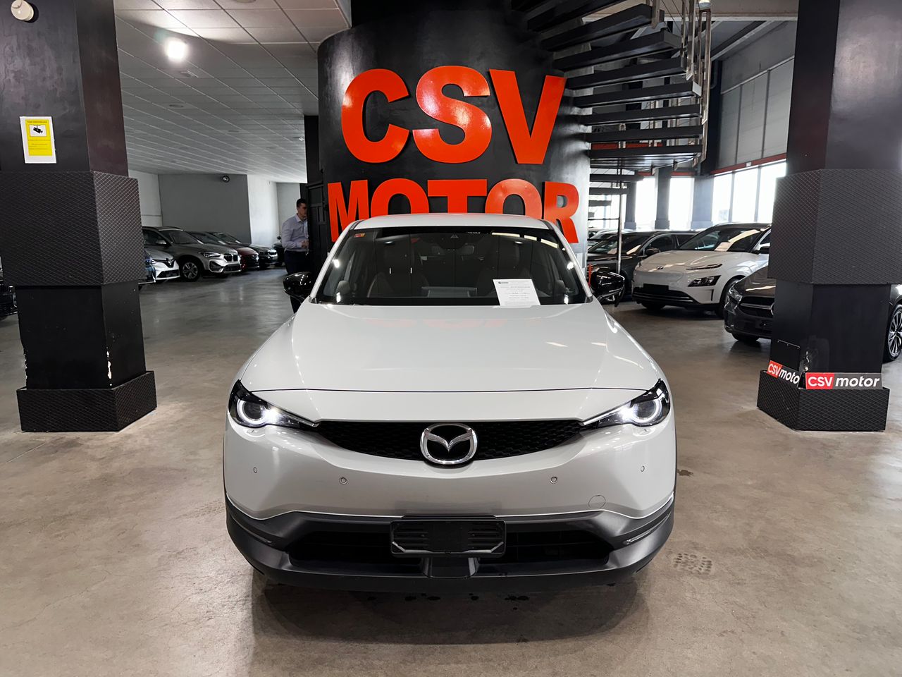 Foto Mazda MX-30 1