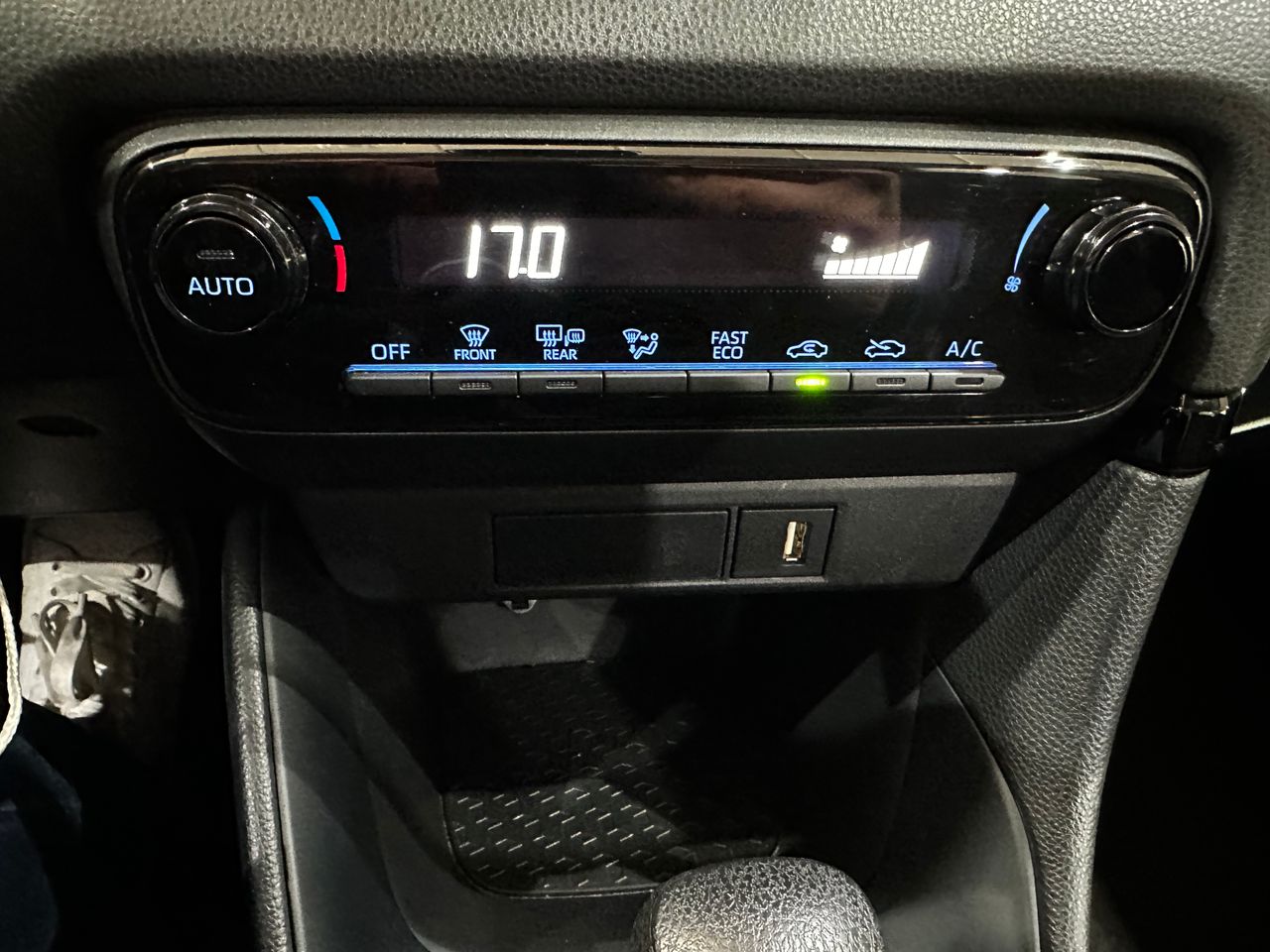 Foto Mazda Mazda2 21