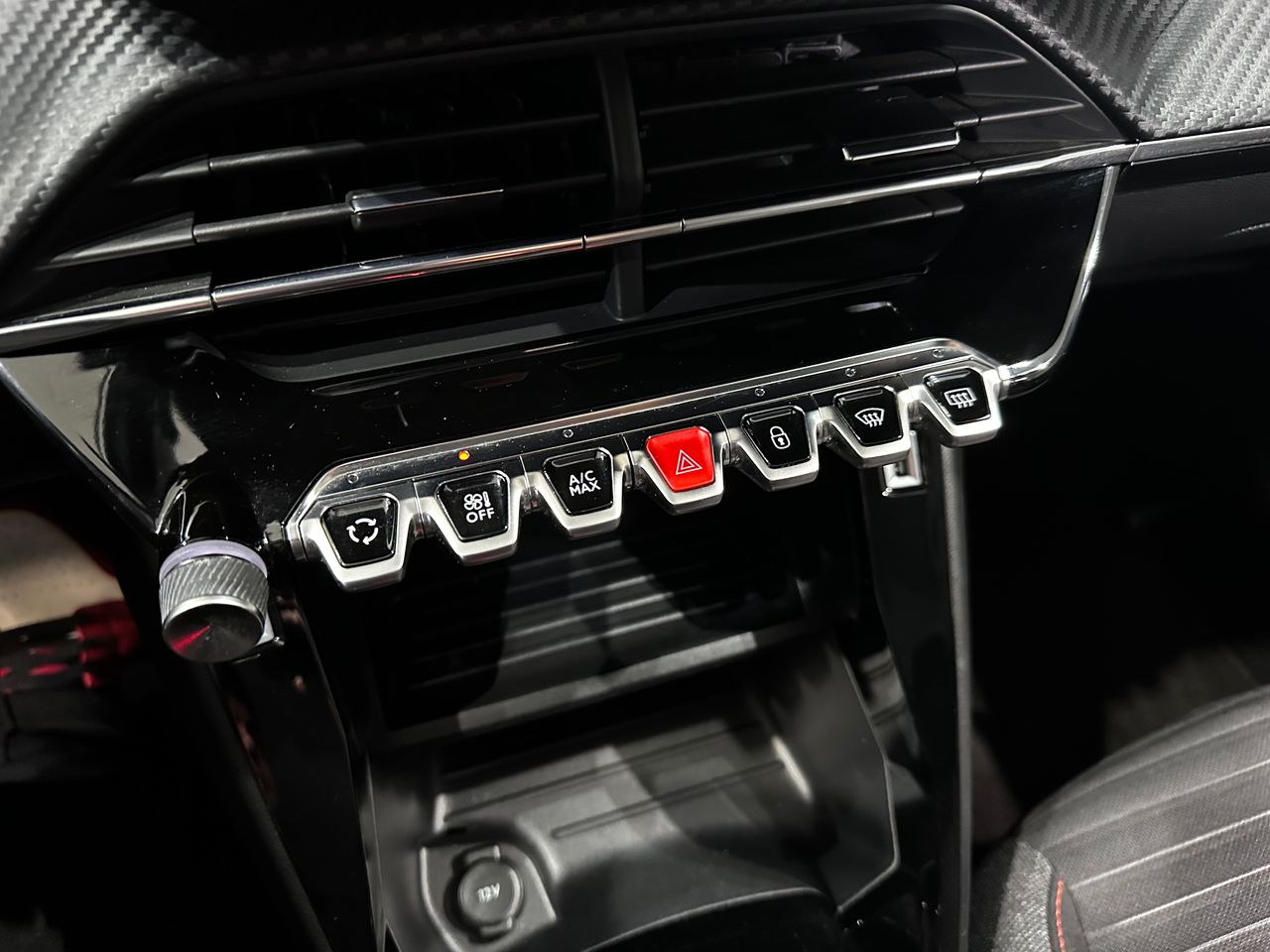 Foto Peugeot e-208 18