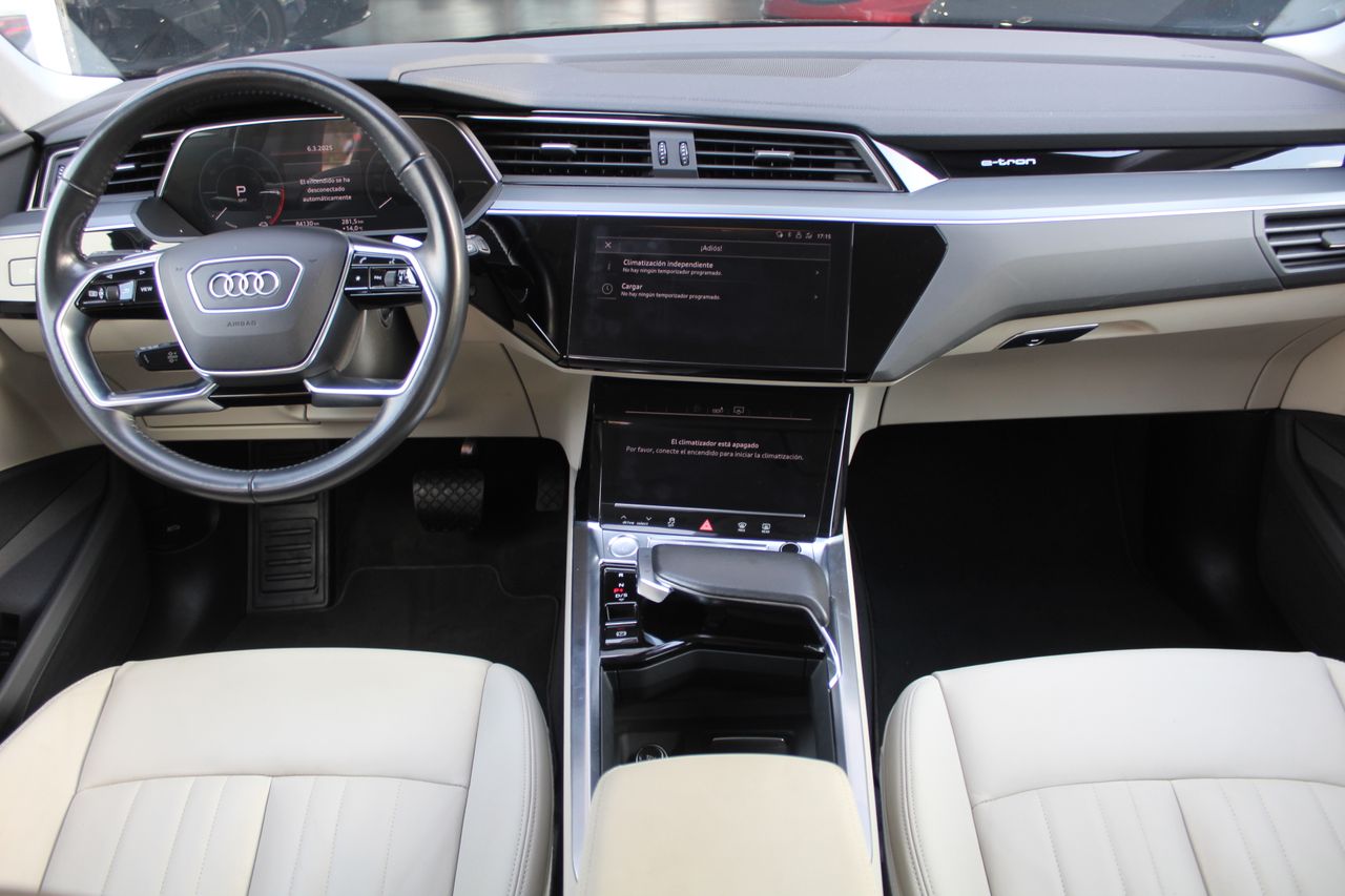 Foto Audi E-tron 10