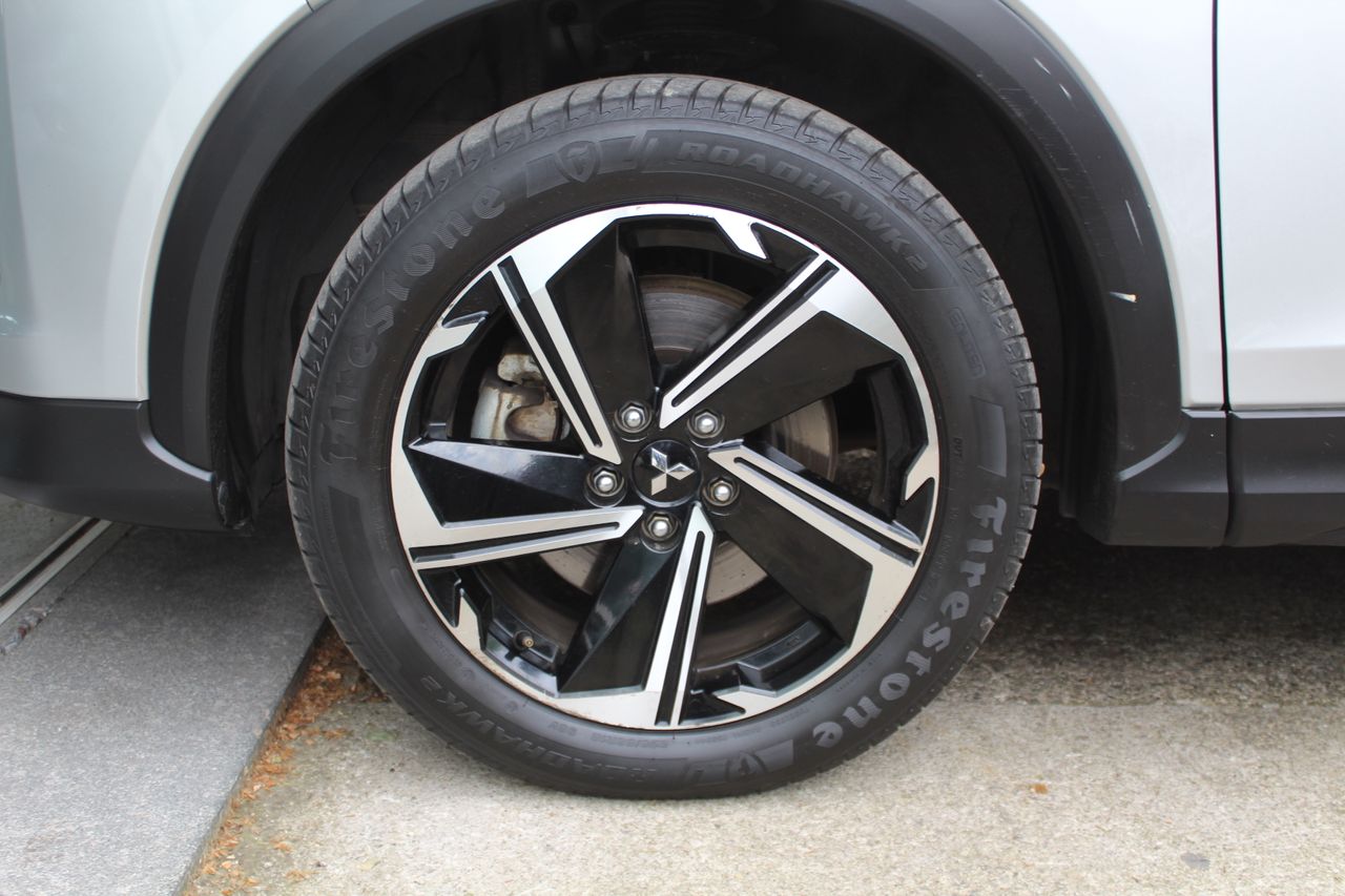 Foto Mitsubishi Eclipse Cross 32