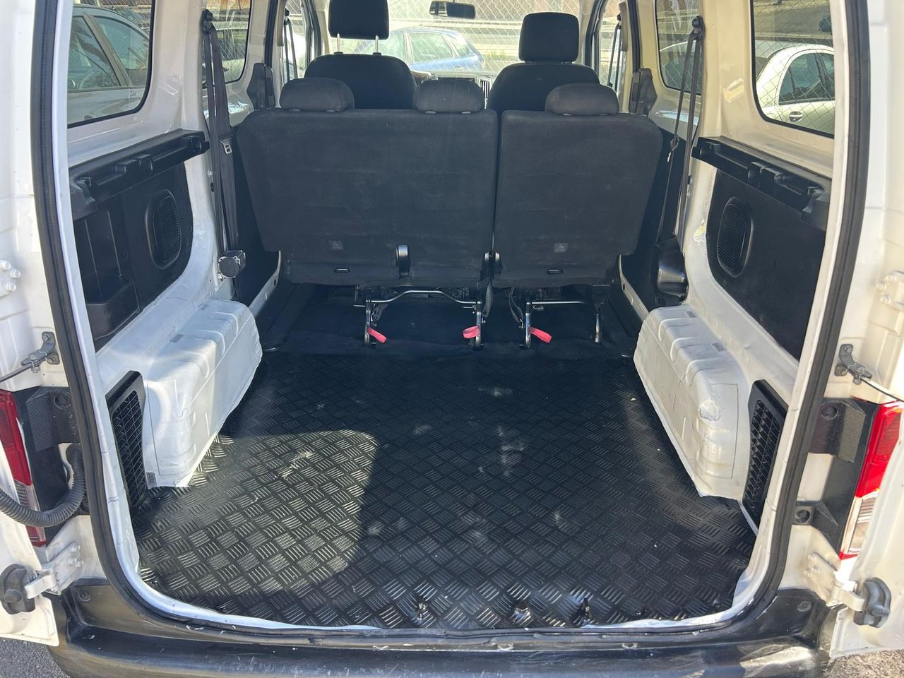 Foto Nissan e-NV200 25