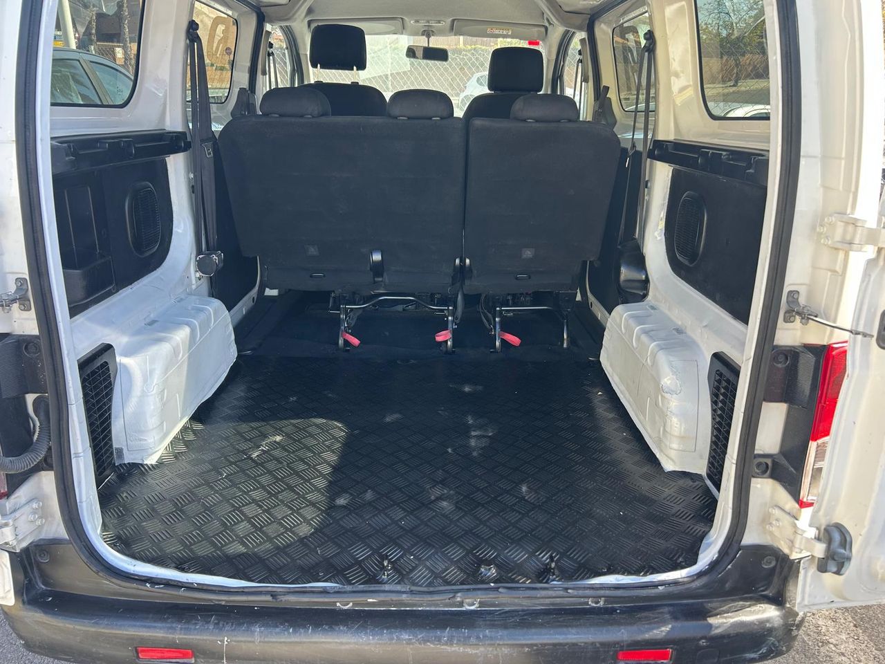 Foto Nissan e-NV200 26