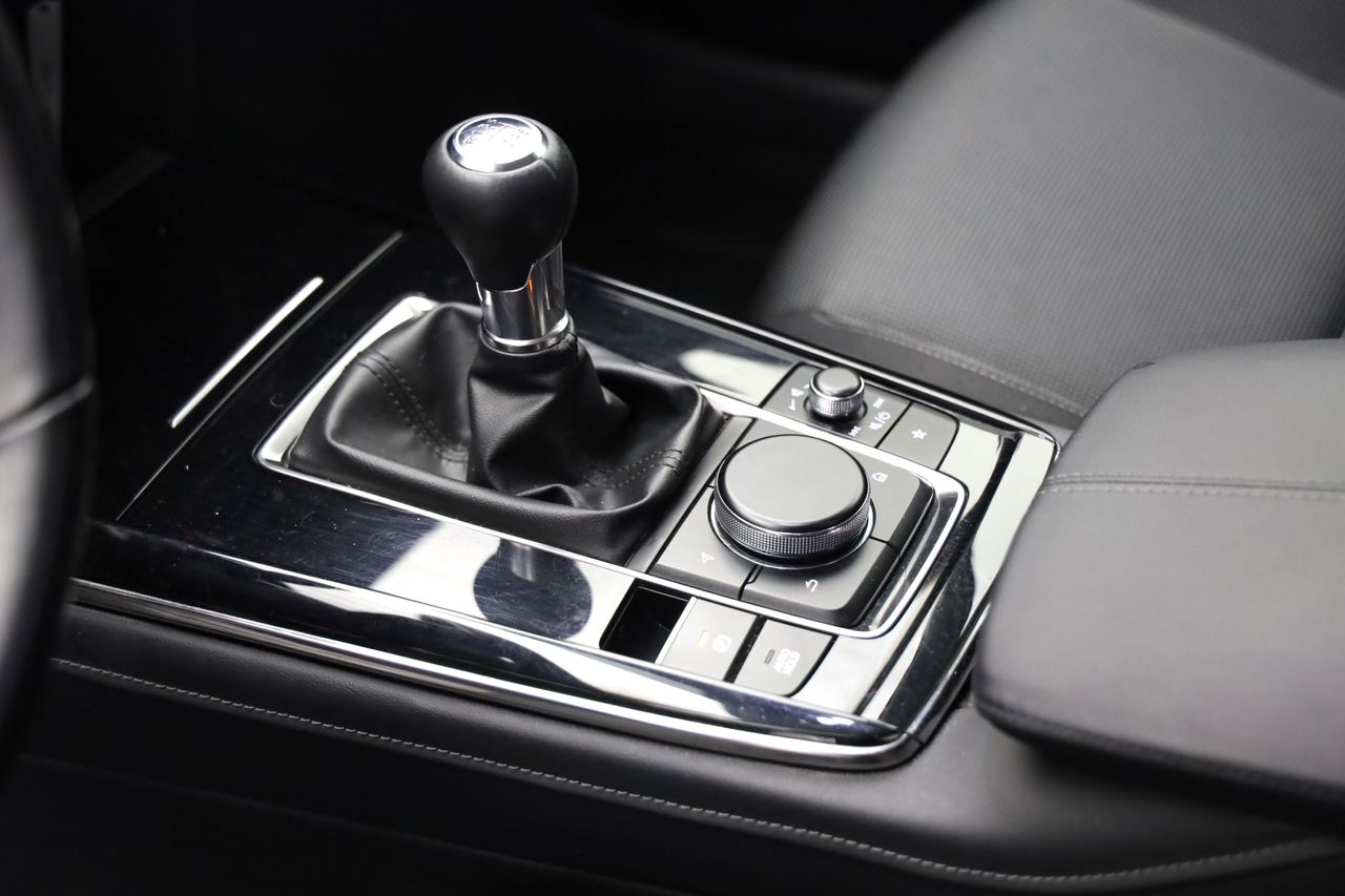 Foto Mazda CX-30 15