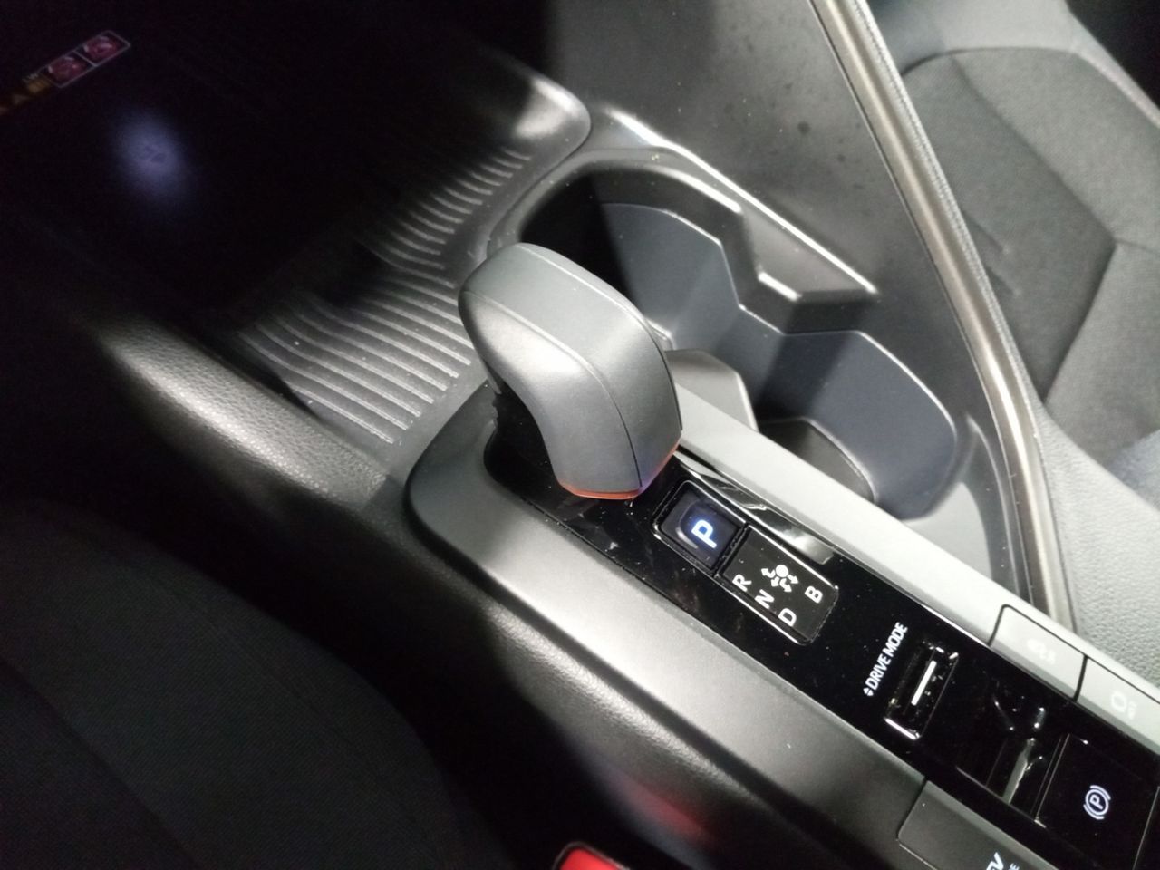 Foto Toyota C-HR 11