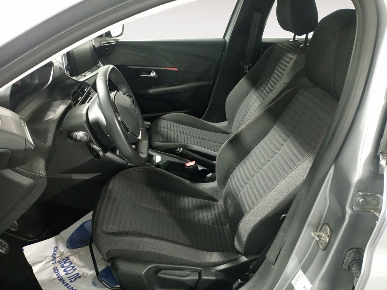 Foto Peugeot 208 8