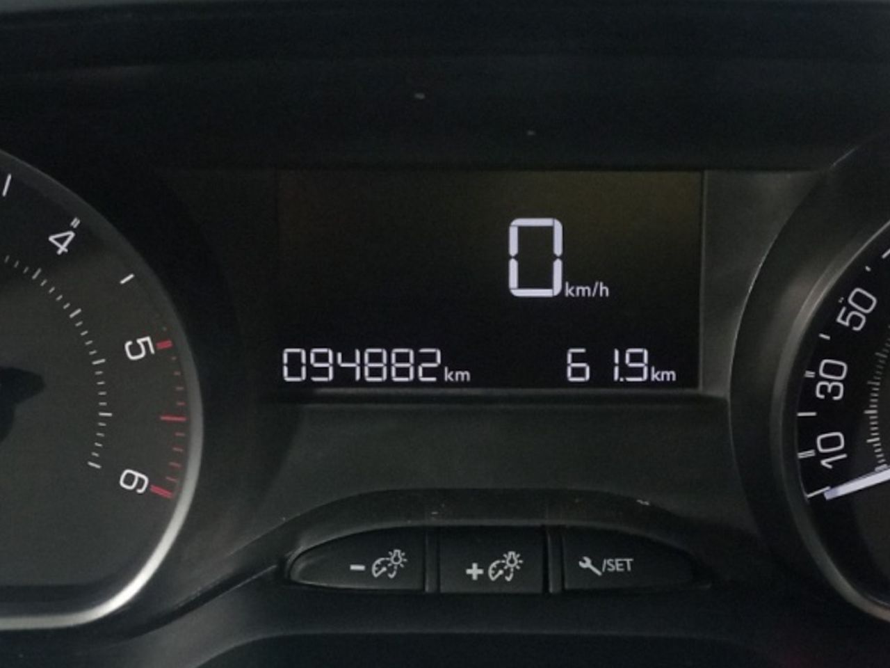 Foto Peugeot 208 12